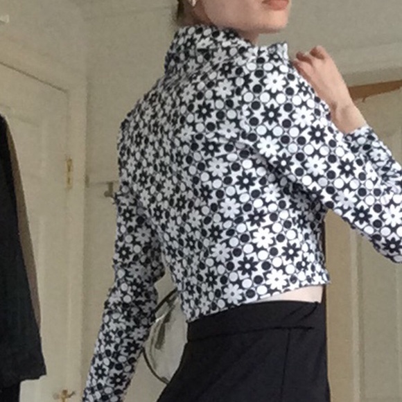 BW flower print collared shirt - Picture 3 of 4